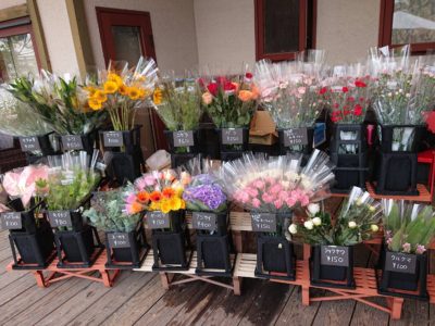 写真：なでしこ会館地域移動花販売