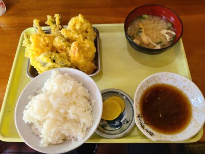 写真：吉塚の激安定食