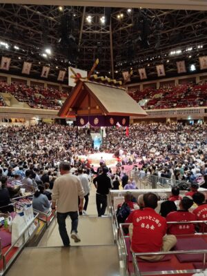 写真：琴恵光関の断髪式